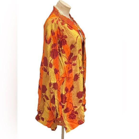 Retro Radiance: Vintage Yellow & Orange Abstract Button-Up - Picture 3 of 4